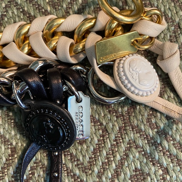 Coach leather toggle bracelet - Picture 7 of 10